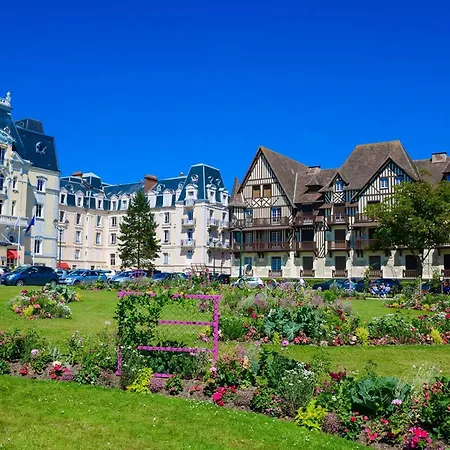 Cosy Avec Vue Sur A Cabourg, Ideal Pour Deux - Fr-1-788-48 *